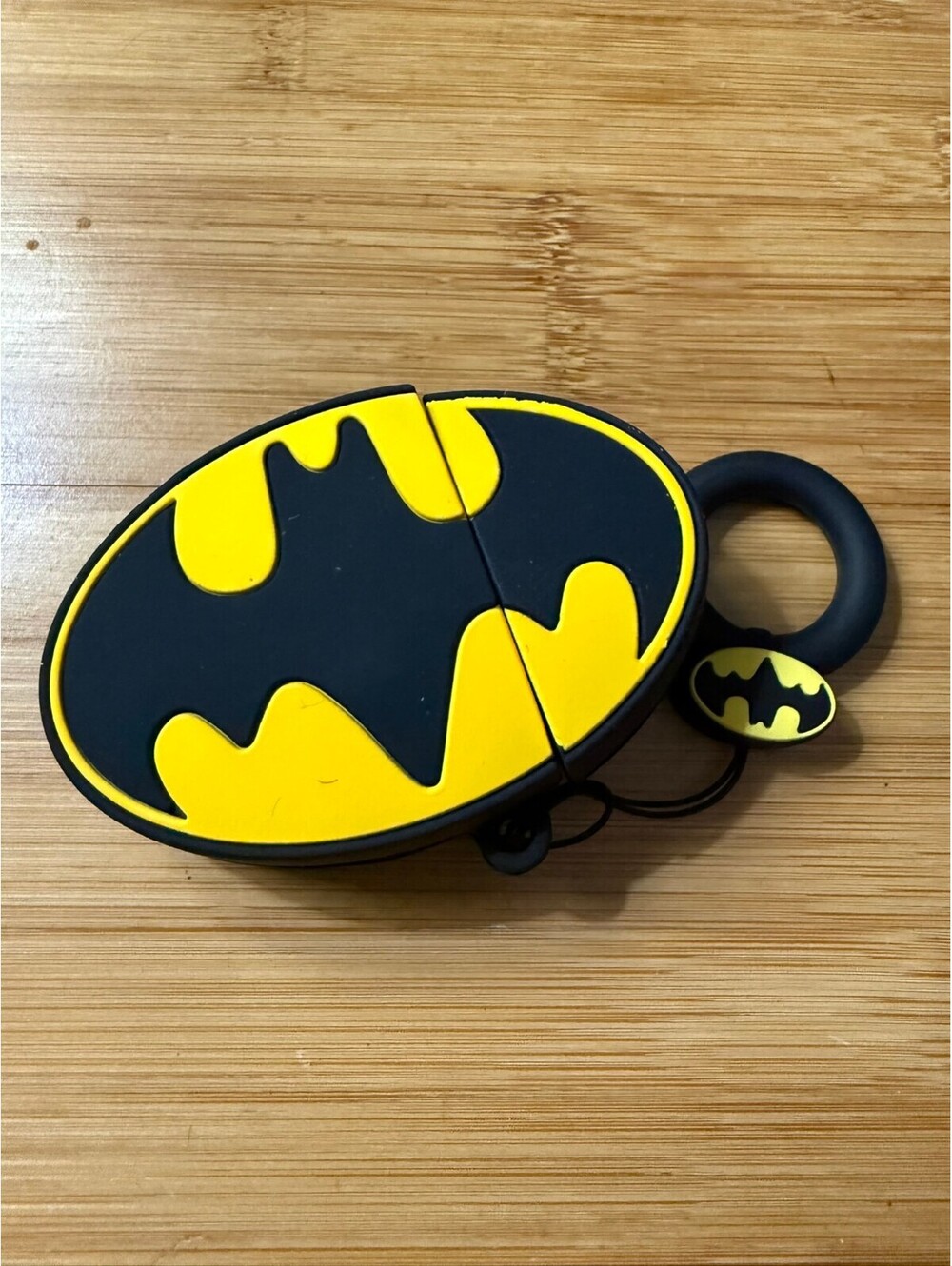 Batman Logo Oval Keychain Airpods gen 1 -2 case or bag charm